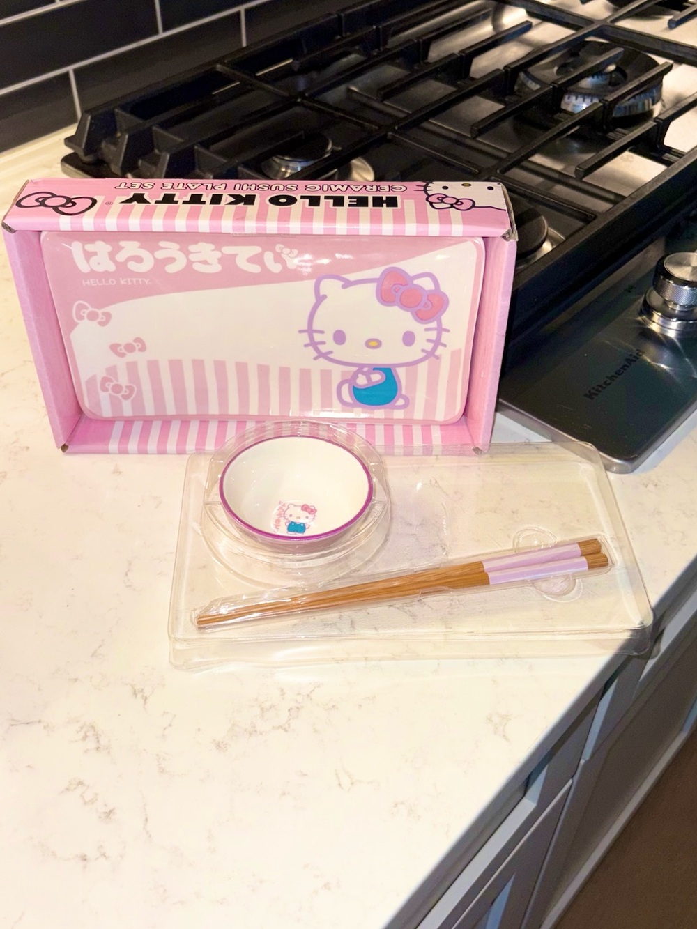 Hello Kitty Ceramic Sushi Set with Chopsticks Gift Box - Picture 8 of 8